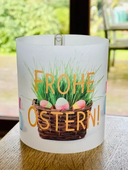 Licht Frohe Ostern mit Osternest und Eiern